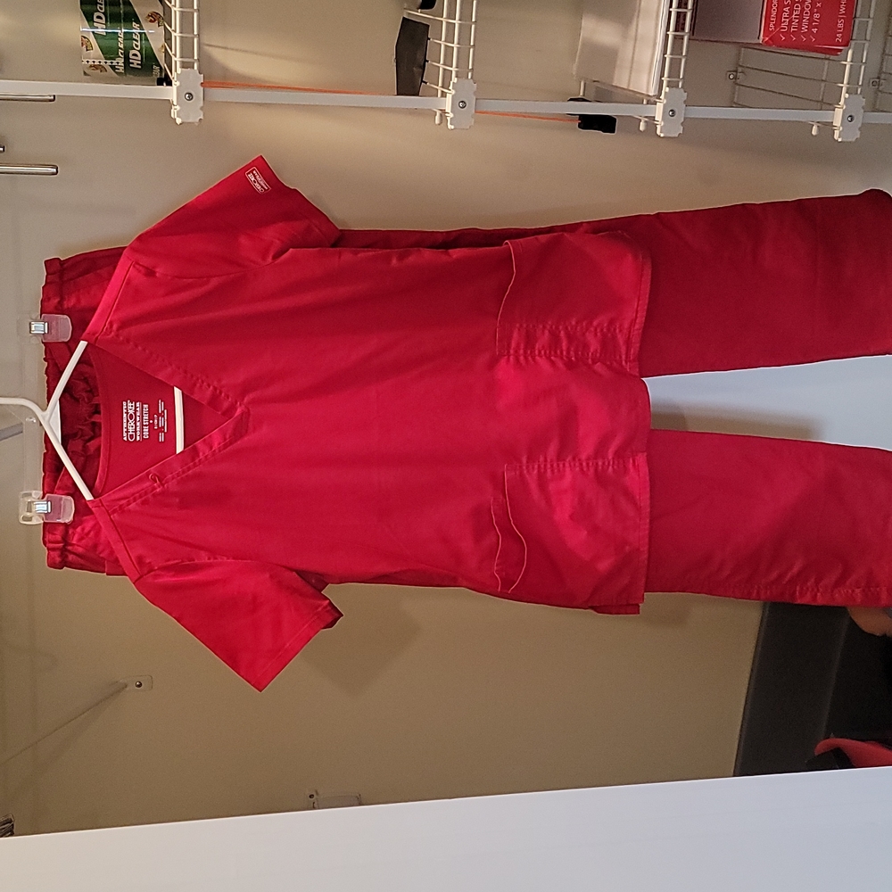 Cherokee Workwear scrub set Small tall RED